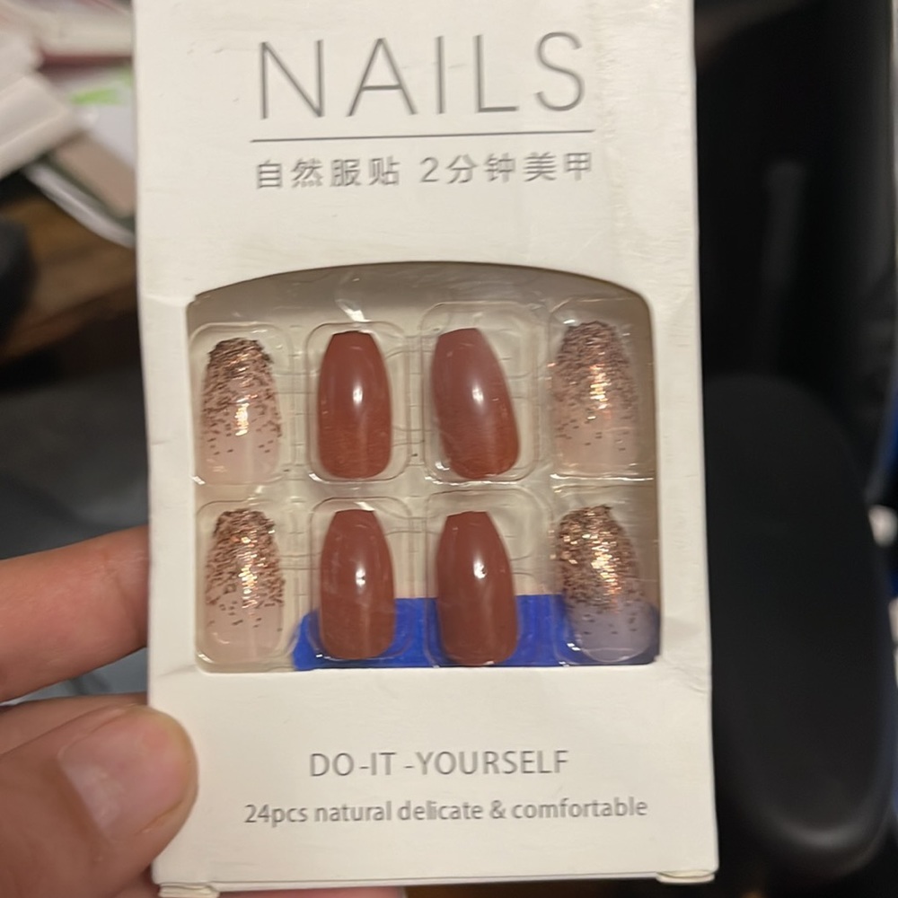 Nails - Picture 6 of 6